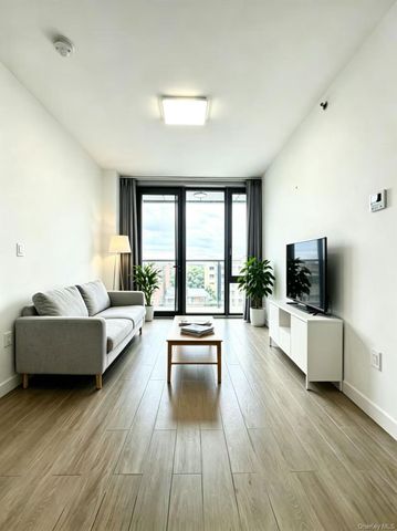 144-27 Sanford Avenue 6L, Flushing, NY 11355