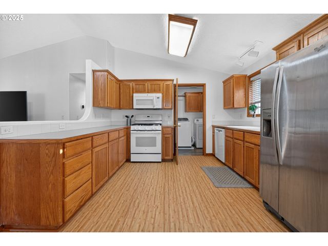 457 Nw FOREST St, Hillsboro, OR 97124