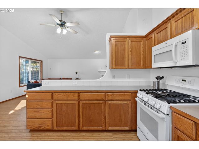 457 Nw FOREST St, Hillsboro, OR 97124