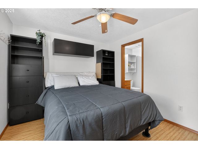 457 Nw FOREST St, Hillsboro, OR 97124