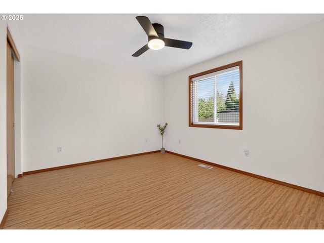 457 Nw FOREST St, Hillsboro, OR 97124