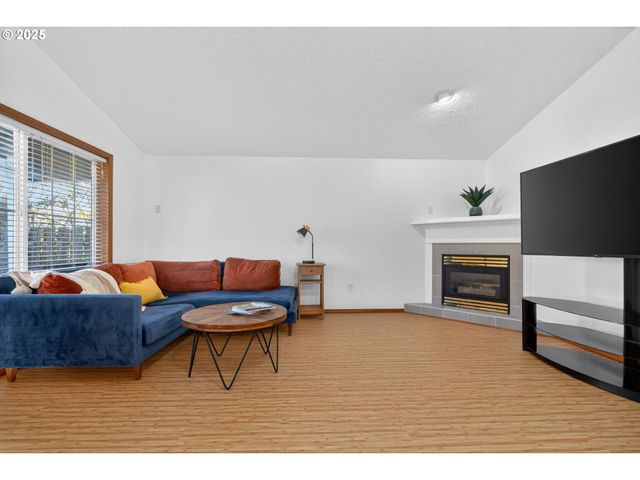 457 Nw FOREST St, Hillsboro, OR 97124