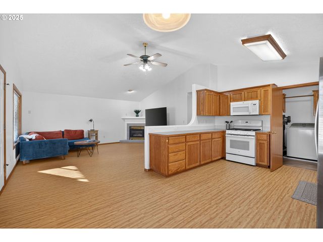 457 Nw FOREST St, Hillsboro, OR 97124