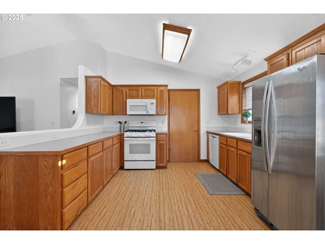 457 Nw FOREST St, Hillsboro, OR 97124