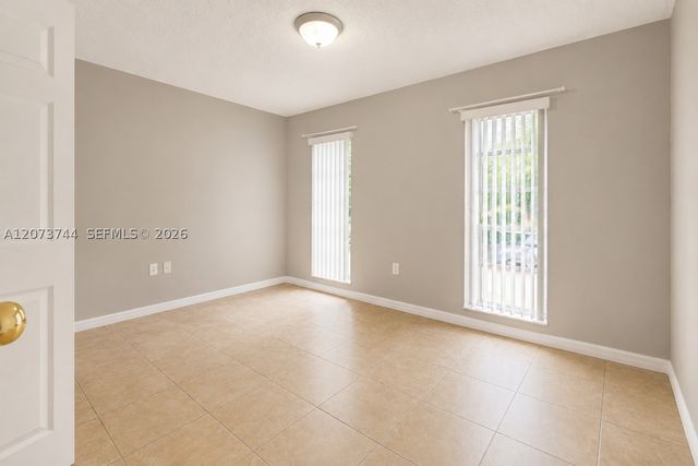 1060 N Douglas Rd, Pembroke Pines, FL 33024