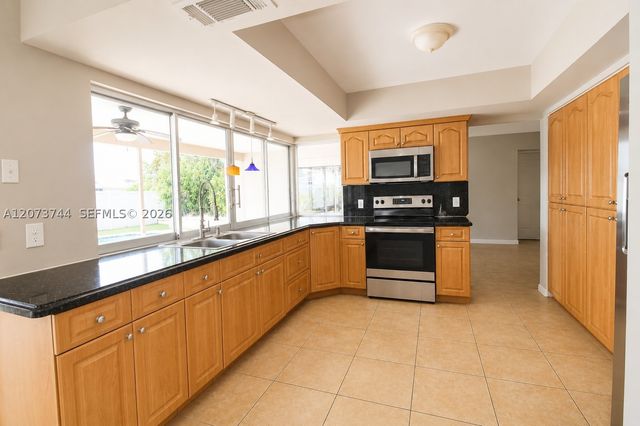 1060 N Douglas Rd, Pembroke Pines, FL 33024
