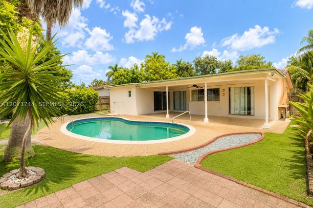 1060 N Douglas Rd, Pembroke Pines, FL 33024