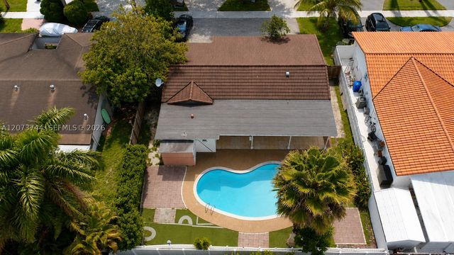 1060 N Douglas Rd, Pembroke Pines, FL 33024