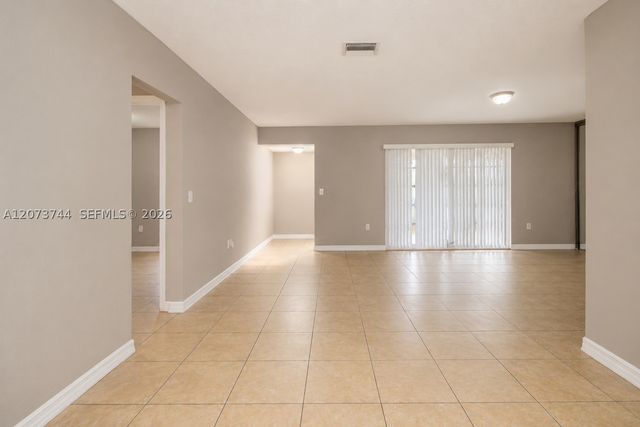 1060 N Douglas Rd, Pembroke Pines, FL 33024