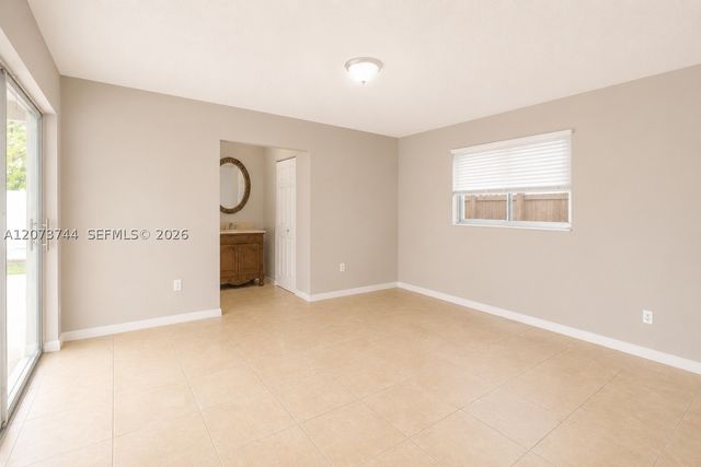 1060 N Douglas Rd, Pembroke Pines, FL 33024