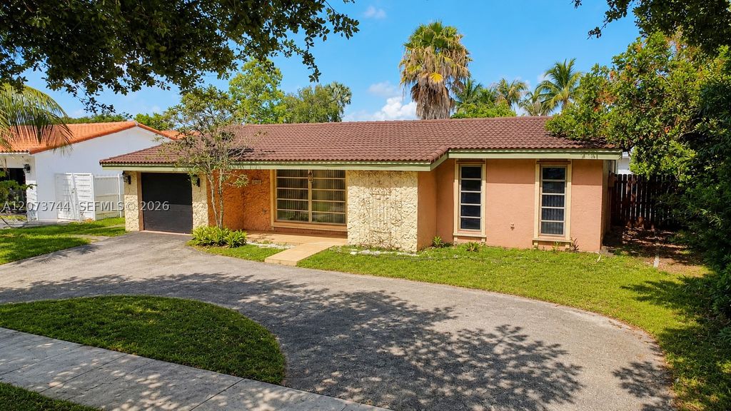 1060 N Douglas Rd, Pembroke Pines, FL 33024