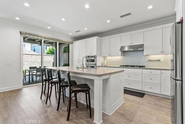 113 Baja, Irvine, CA 92602