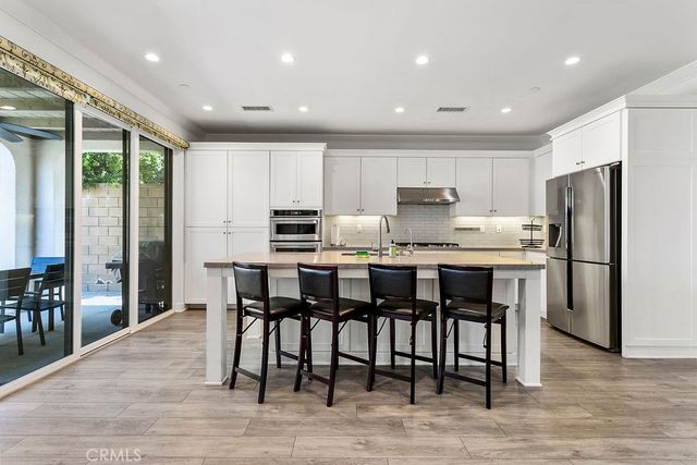 113 Baja, Irvine, CA 92602
