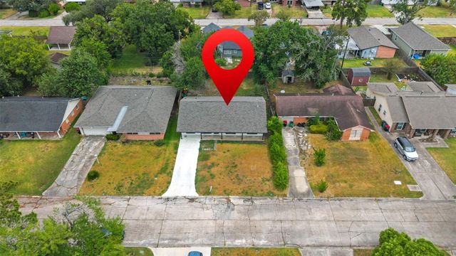 608 Lloyd Drive, Baytown, TX 77521