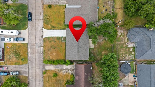 608 Lloyd Drive, Baytown, TX 77521