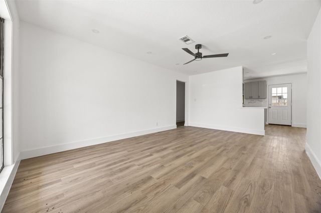 608 Lloyd Drive, Baytown, TX 77521