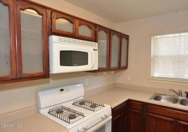 12144 SAINT LAURENCE Avenue, El Paso, TX 79936