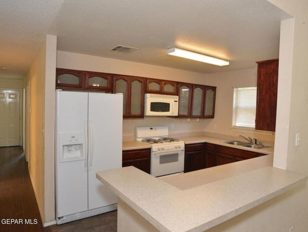 12144 SAINT LAURENCE Avenue, El Paso, TX 79936