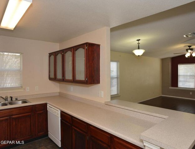 12144 SAINT LAURENCE Avenue, El Paso, TX 79936