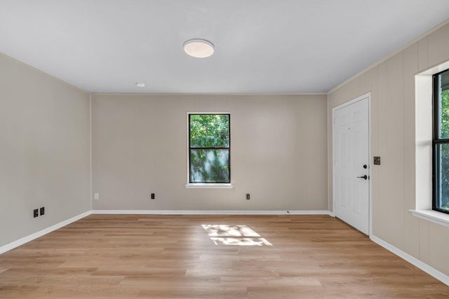 104 N Oneal Street, Caldwell, TX 77836