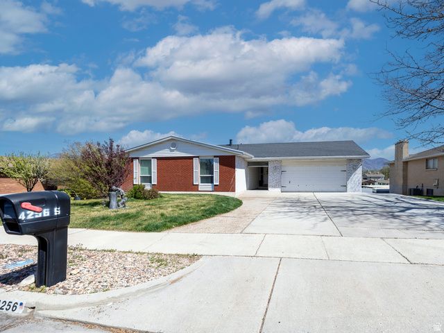 4256 S 1100 W, Riverdale, UT 84405