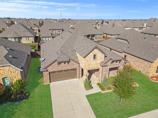 2811 Diamond Ridge Drive, Arlington, TX 76001