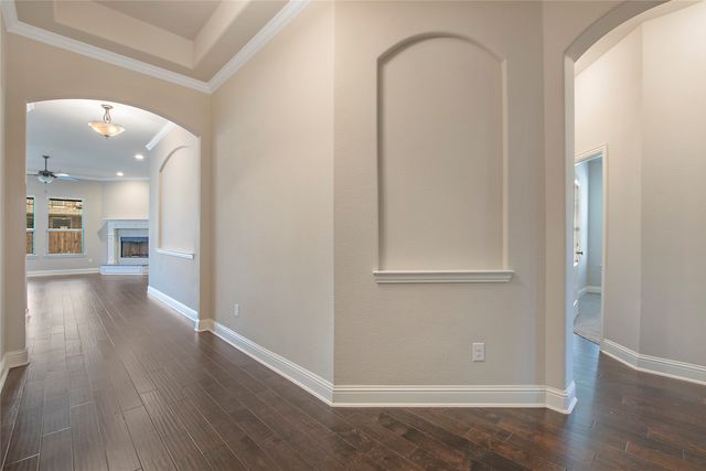 2811 Diamond Ridge Drive, Arlington, TX 76001