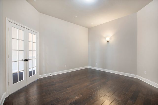 2811 Diamond Ridge Drive, Arlington, TX 76001