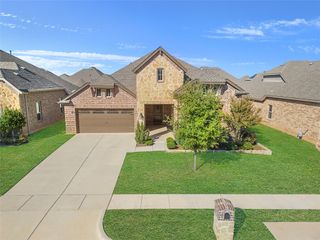 2811 Diamond Ridge Drive, Arlington, TX 76001