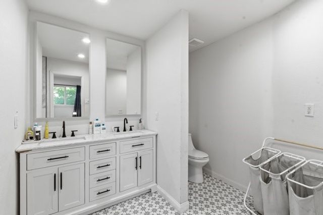 714 S Deerfield Circle, Arlington, TX 76015