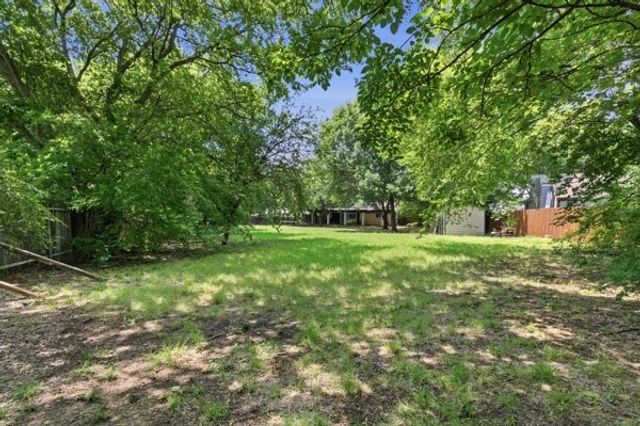 714 S Deerfield Circle, Arlington, TX 76015