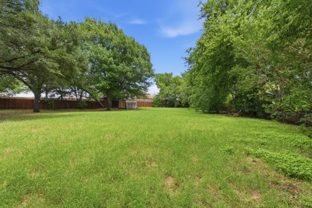 714 S Deerfield Circle, Arlington, TX 76015