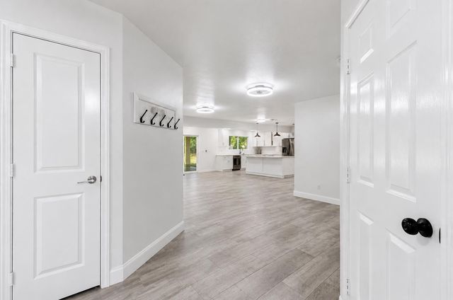 714 S Deerfield Circle, Arlington, TX 76015