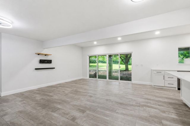 714 S Deerfield Circle, Arlington, TX 76015