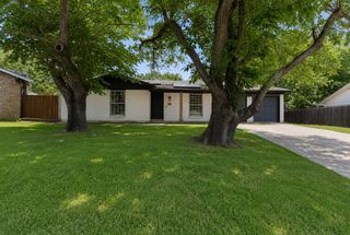 714 S Deerfield Circle, Arlington, TX 76015