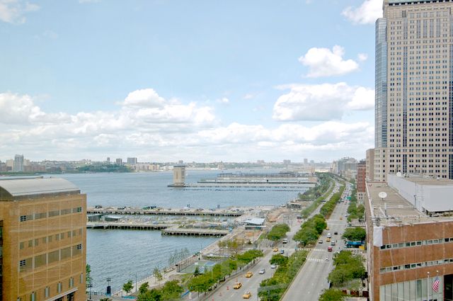 200 Chambers St Apt 20C, New York City, NY 10007
