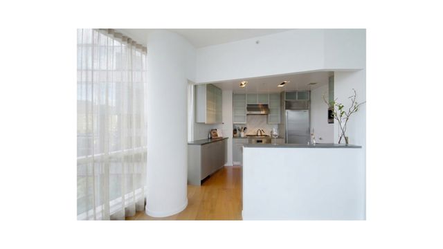 200 Chambers St Apt 20C, New York City, NY 10007