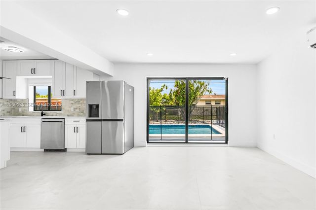 30 NE 193rd Ter, Miami, FL 33179