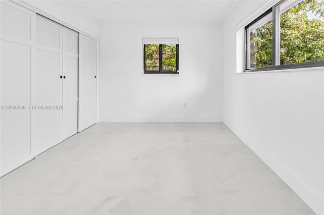 30 NE 193rd Ter, Miami, FL 33179