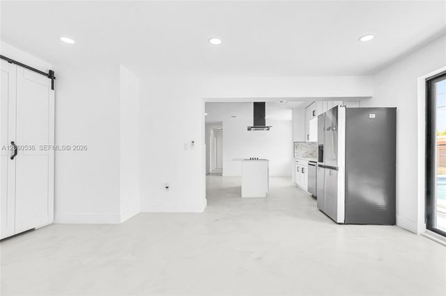 30 NE 193rd Ter, Miami, FL 33179