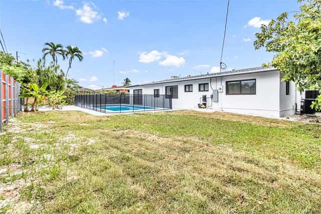 30 NE 193rd Ter, Miami, FL 33179