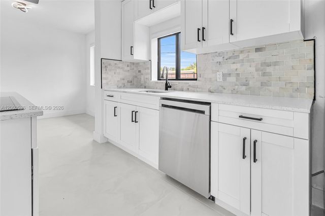 30 NE 193rd Ter, Miami, FL 33179