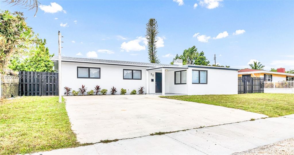 30 NE 193rd Ter, Miami, FL 33179