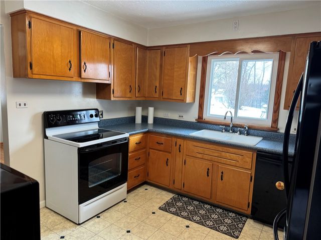 113 GREENHILL DR, Twp Of But Nw, PA 16001