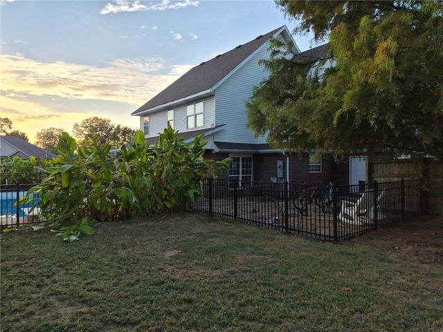 11016 N Highway 170, Farmington, AR 72730