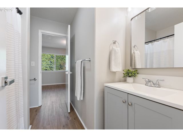 12911 Ne PRESCOTT Dr, Portland, OR 97230