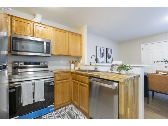 12911 Ne PRESCOTT Dr, Portland, OR 97230