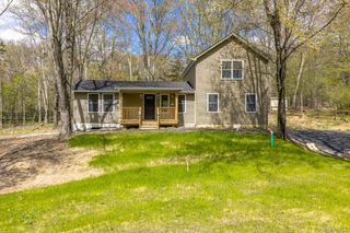 24 Farmingdale Lane, Bloomingburg, NY 12721