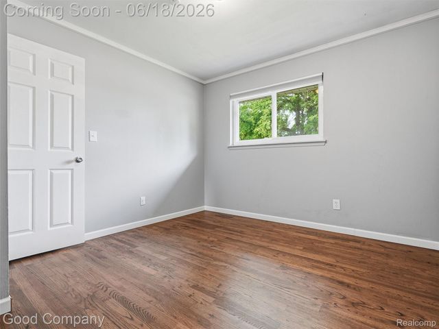 31506 Gardendale Drive, Warren, MI 48088