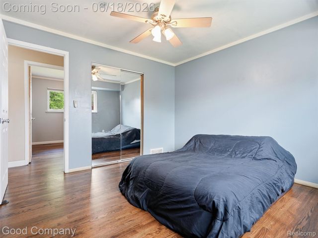 31506 Gardendale Drive, Warren, MI 48088